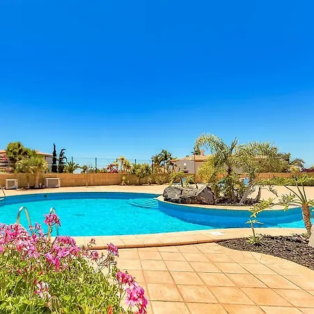3 Bed With 3 En-Suite Bath Half Open Villa, Airco And Perfect Wifi Holiday home Costa Adeje (Tenerife)