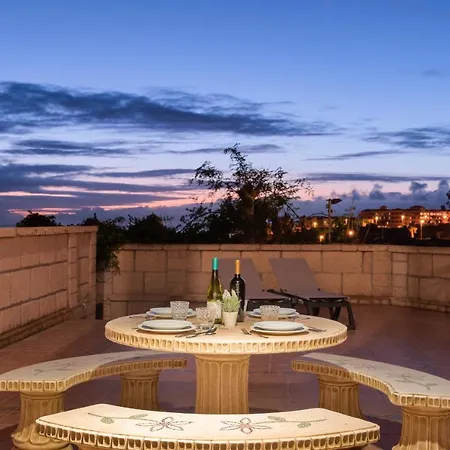 3 Bed With 3 En-Suite Bath Half Open Villa, Airco And Perfect Wifi Casa de Férias *