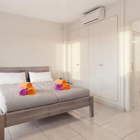 3 Bed With 3 En-Suite Bath Half Open Villa, Airco And Perfect Wifi Ferienhaus *